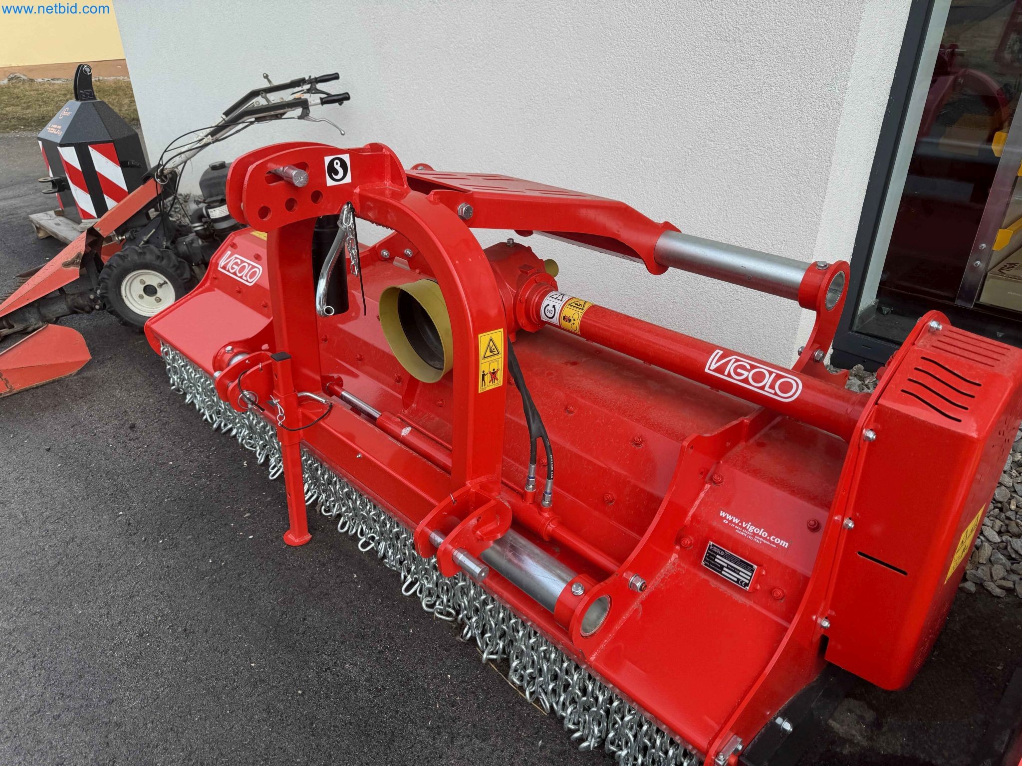 Kmetijski pripomočki in prikolice kot novi-12