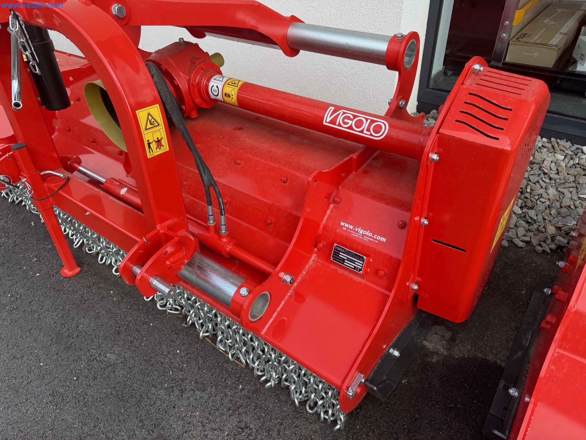 Kmetijski pripomočki in prikolice kot novi-13