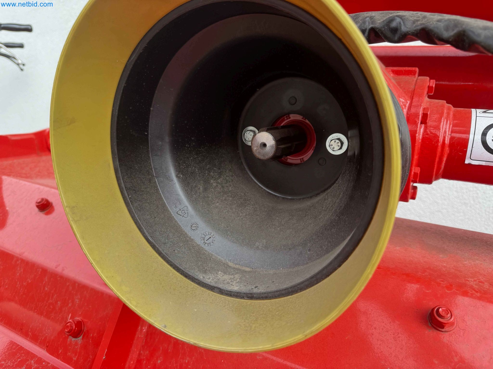 Kmetijski pripomočki in prikolice kot novi-17