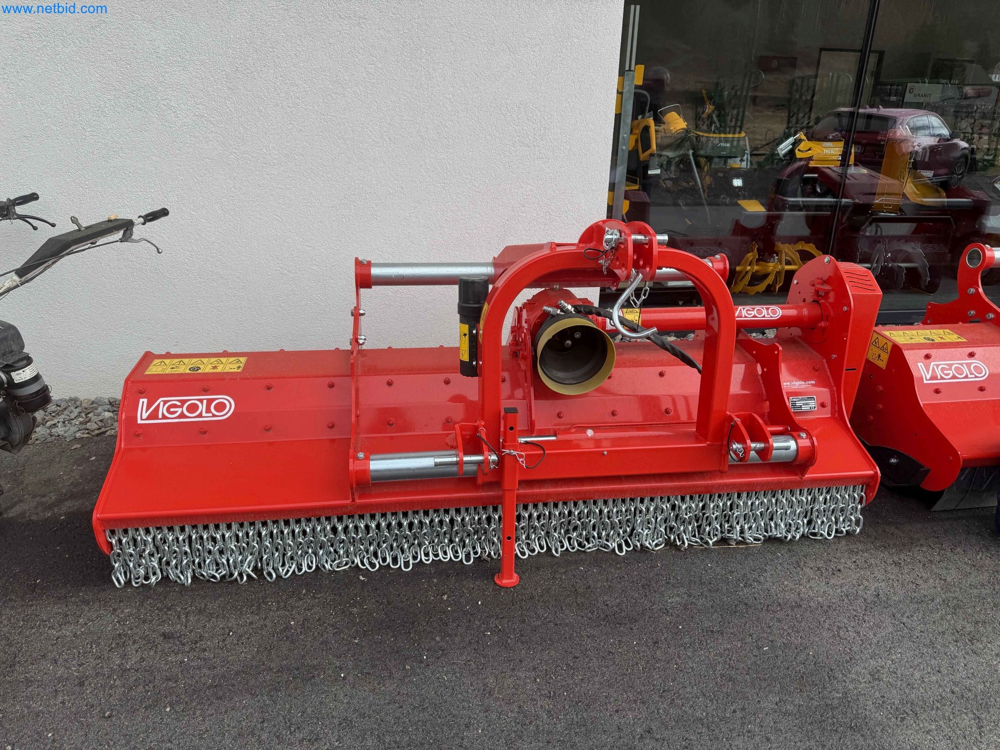 Kmetijski pripomočki in prikolice kot novi-1