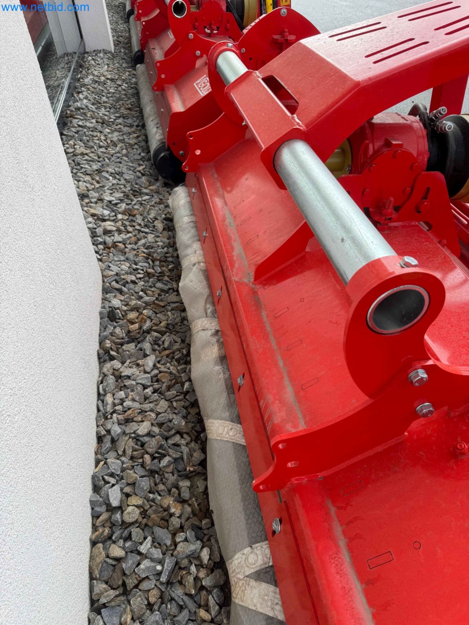 Kmetijski pripomočki in prikolice kot novi-8