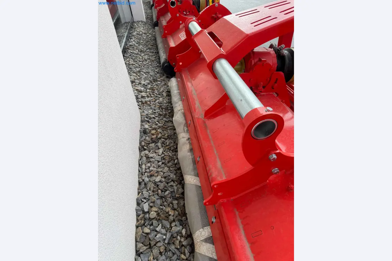 Kmetijski pripomočki in prikolice kot novi-8