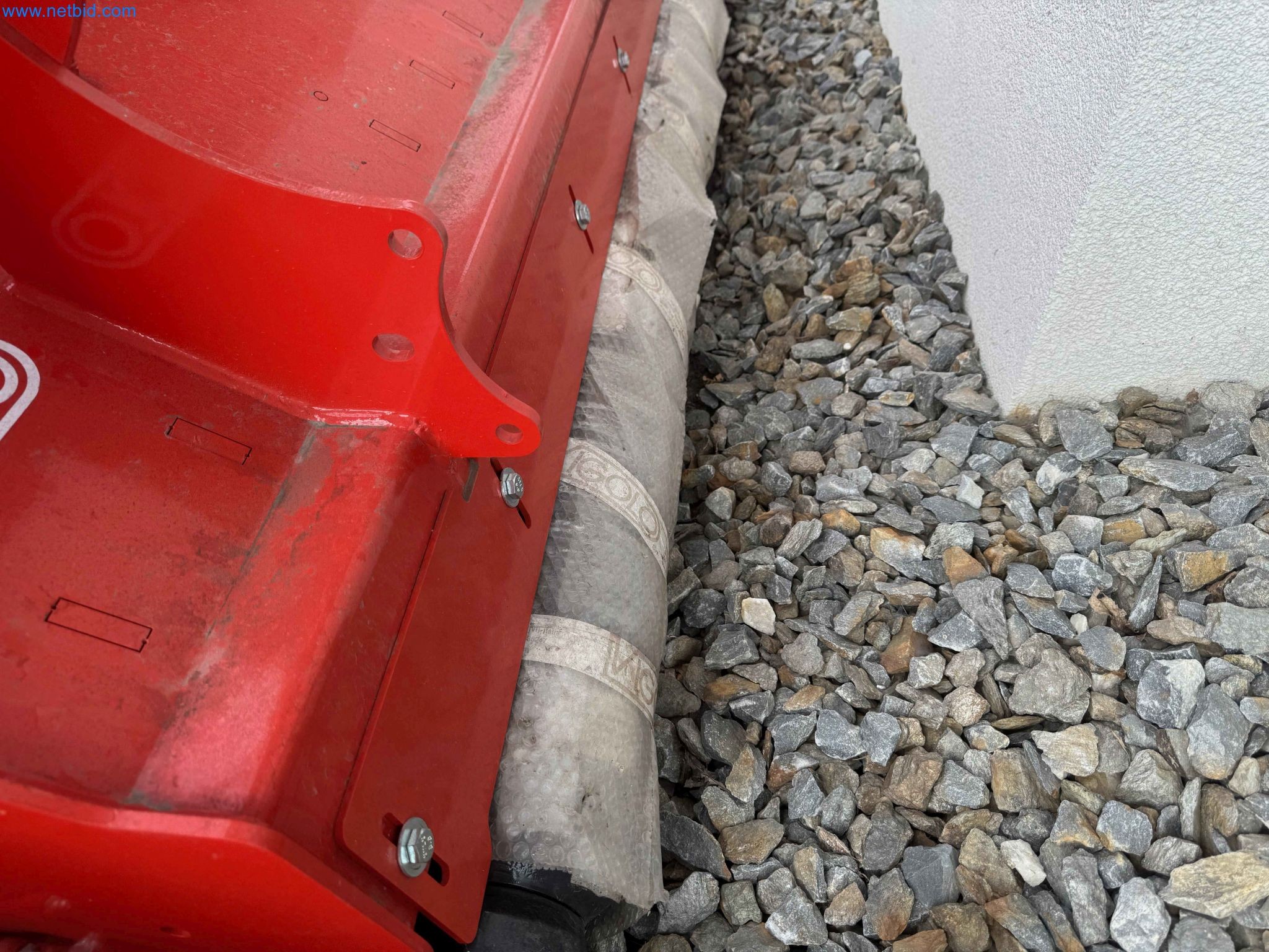 Kmetijski pripomočki in prikolice kot novi-9