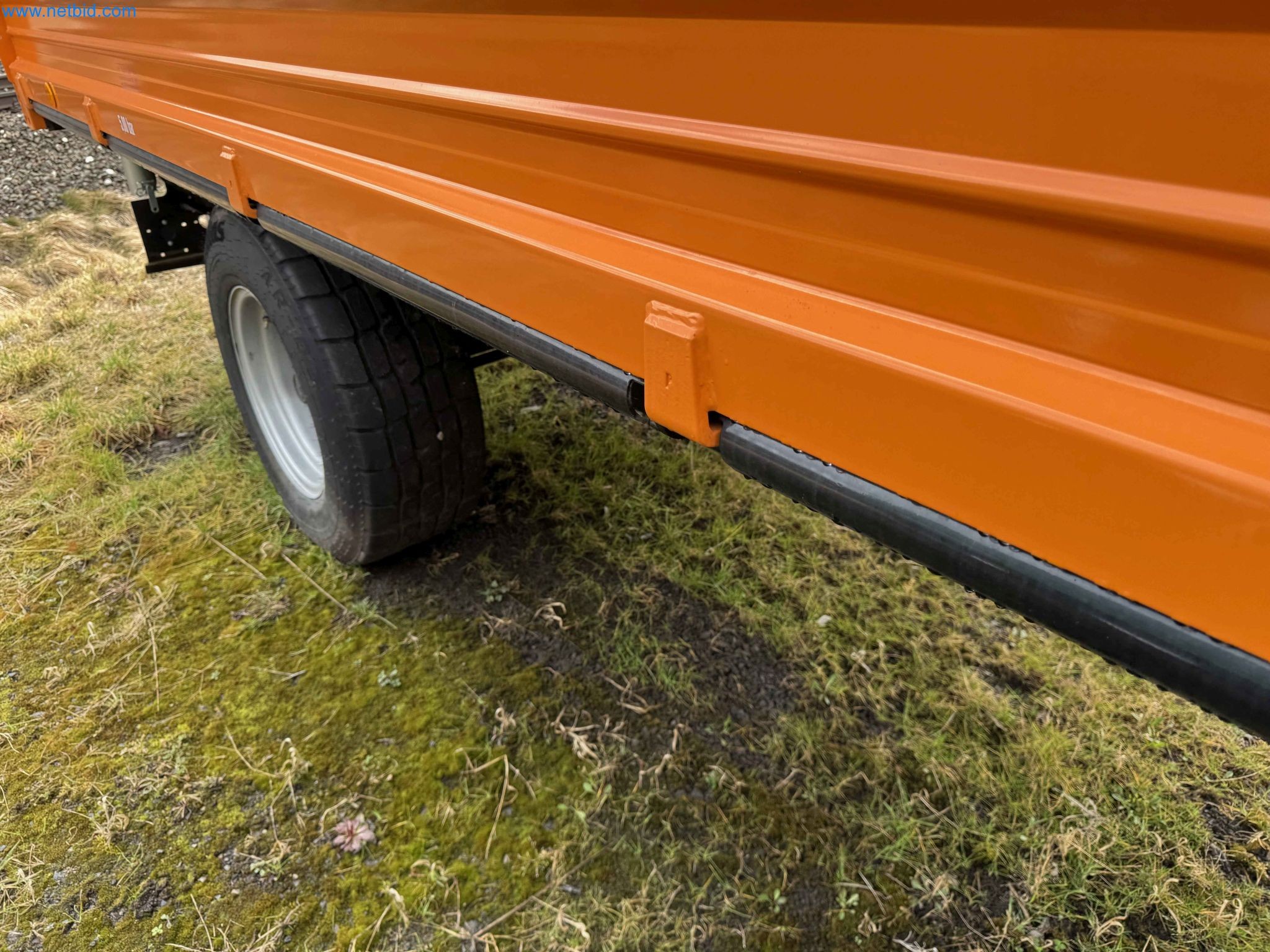 Kmetijski pripomočki in prikolice kot novi-15