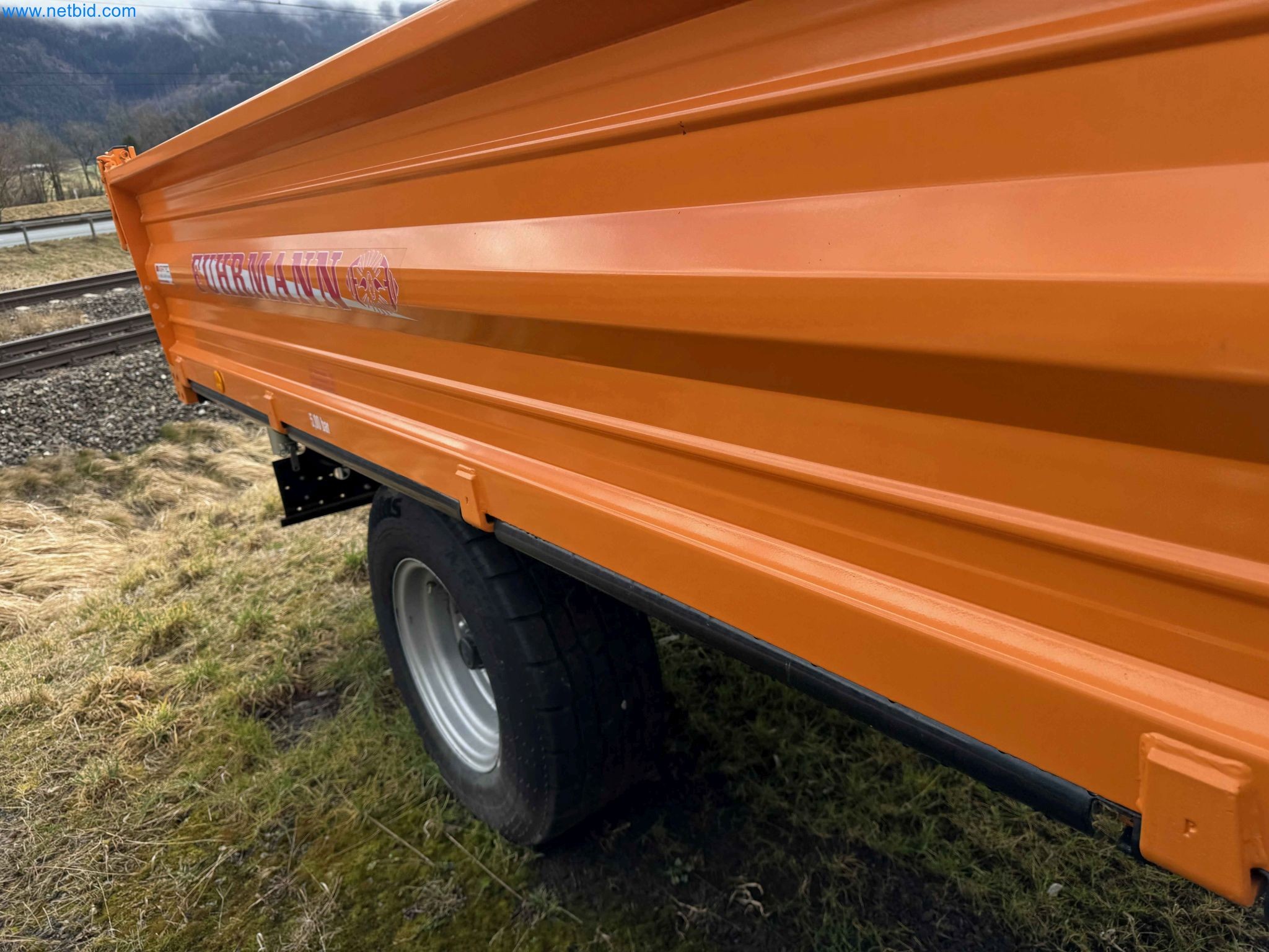 Kmetijski pripomočki in prikolice kot novi-16