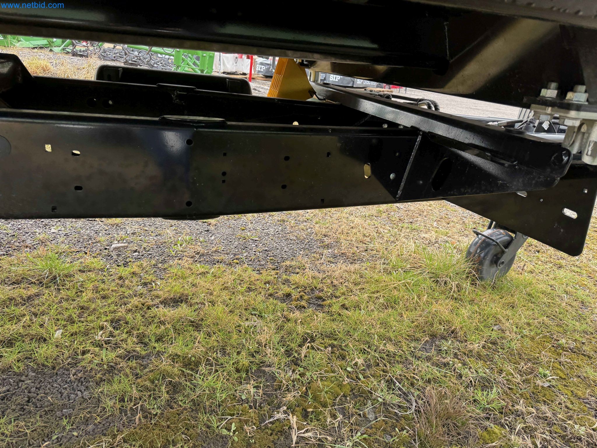 Kmetijski pripomočki in prikolice kot novi-19