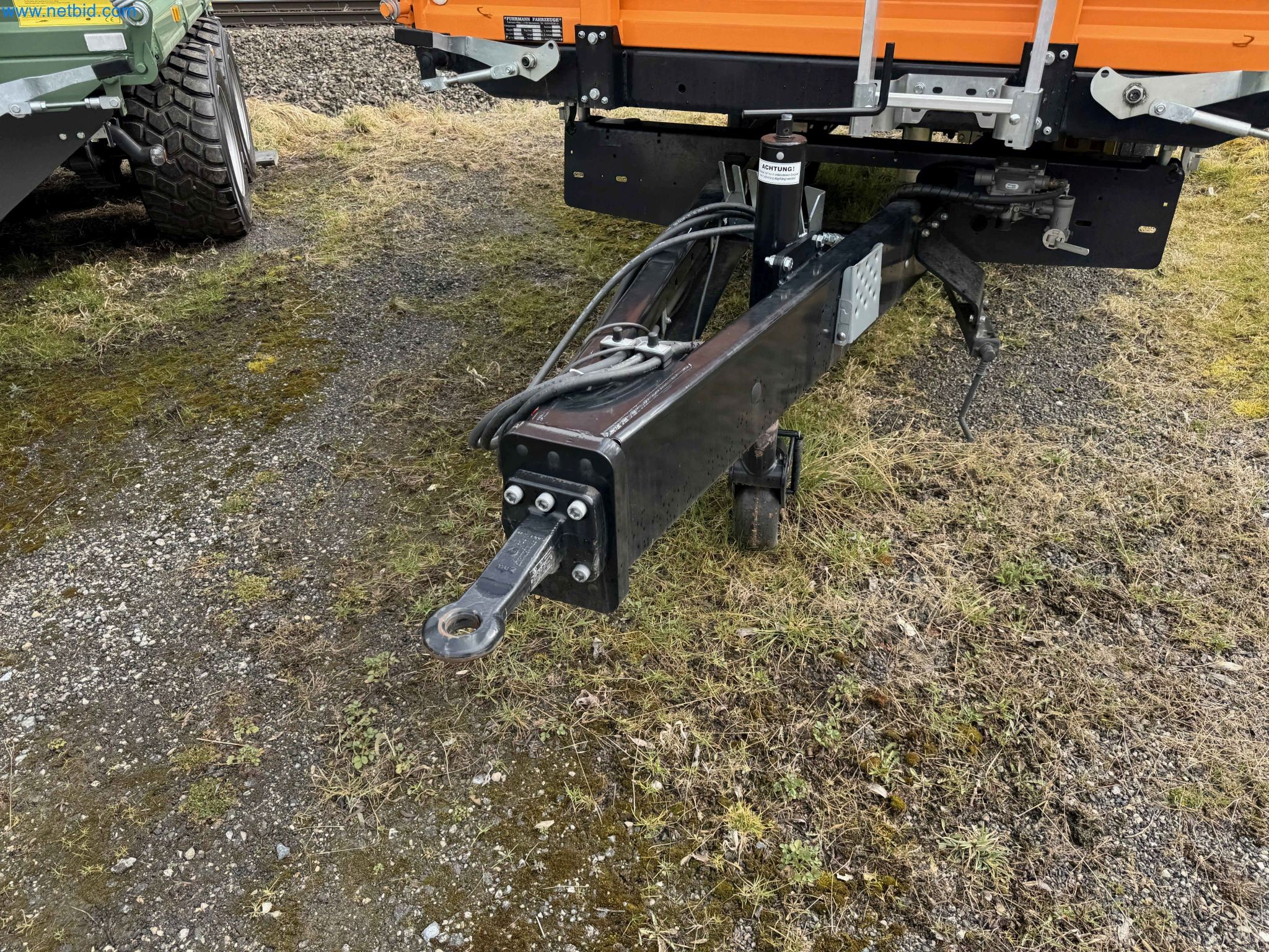 Kmetijski pripomočki in prikolice kot novi-24