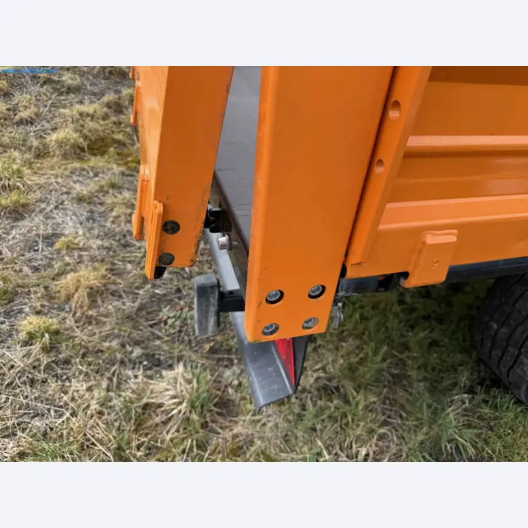 Kmetijski pripomočki in prikolice kot novi-25