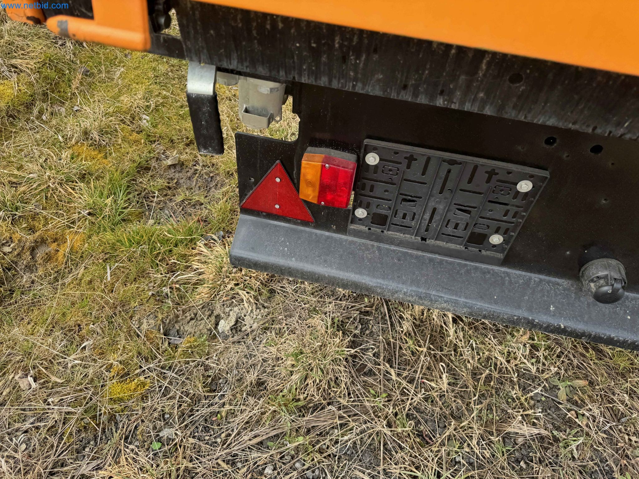 Kmetijski pripomočki in prikolice kot novi-31