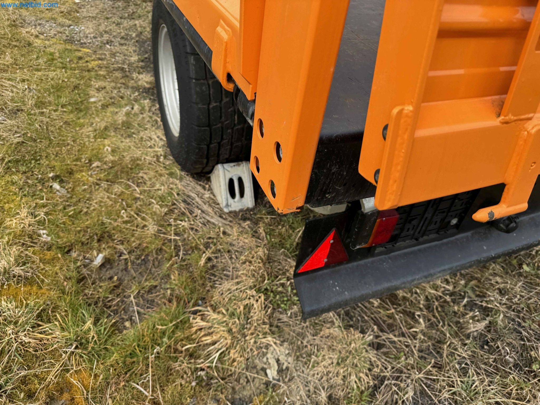 Kmetijski pripomočki in prikolice kot novi-32