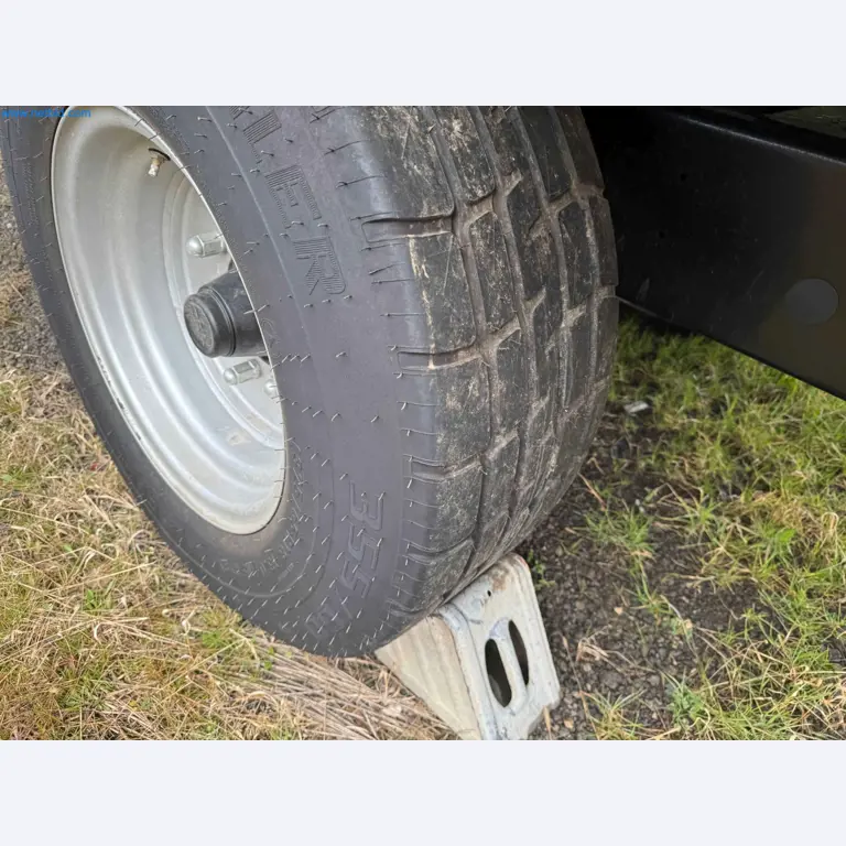 Kmetijski pripomočki in prikolice kot novi-40