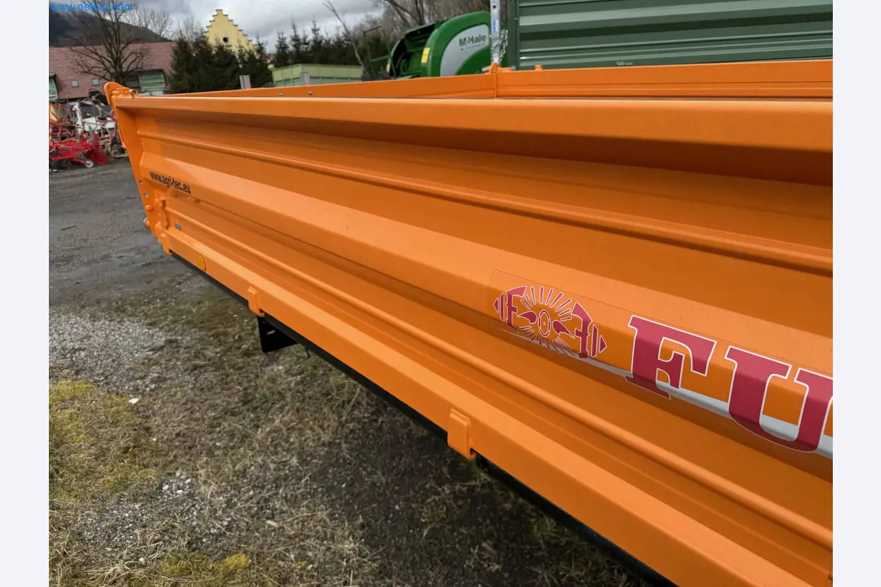 Kmetijski pripomočki in prikolice kot novi-43