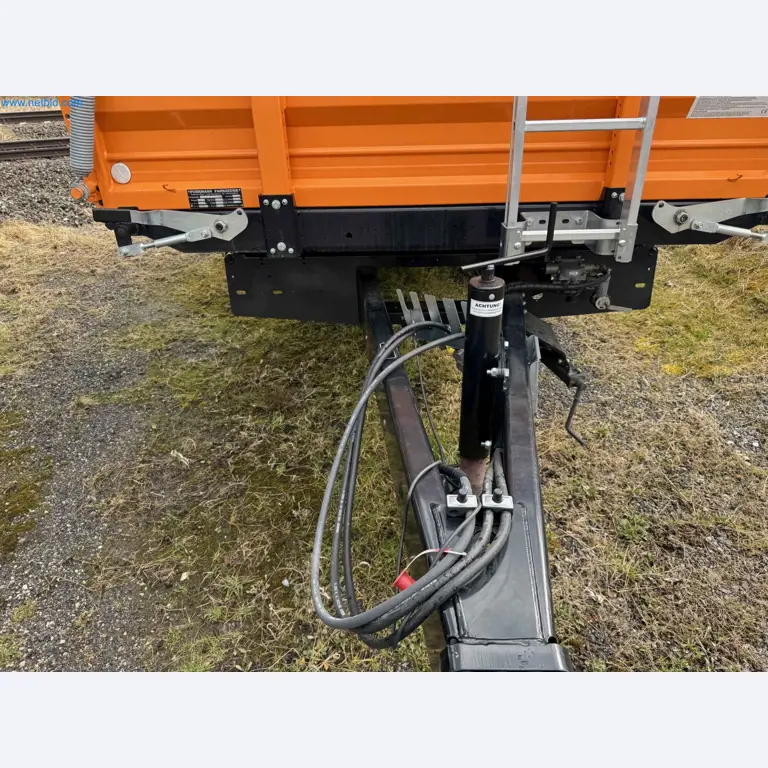 Kmetijski pripomočki in prikolice kot novi-46