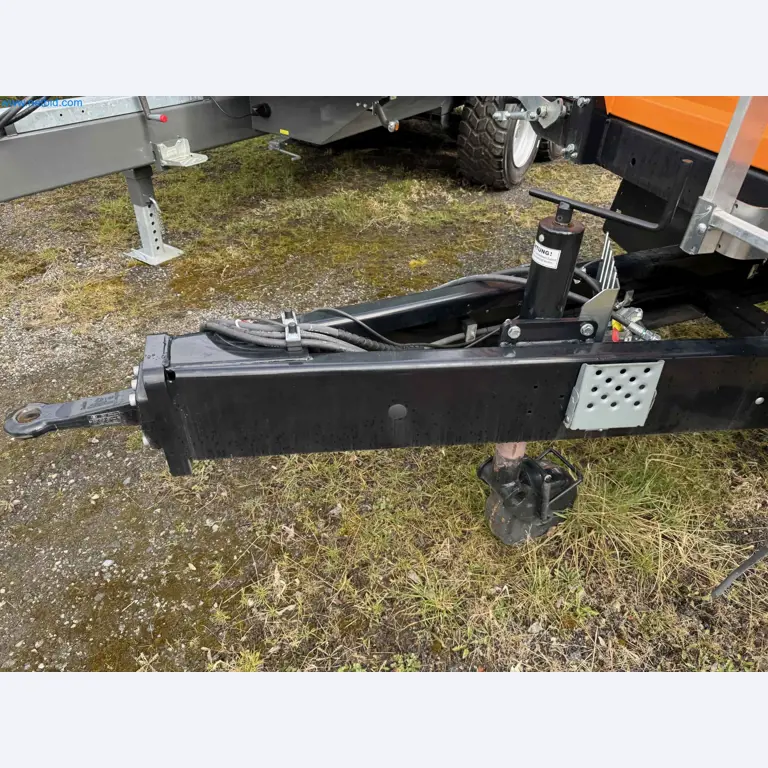 Kmetijski pripomočki in prikolice kot novi-50