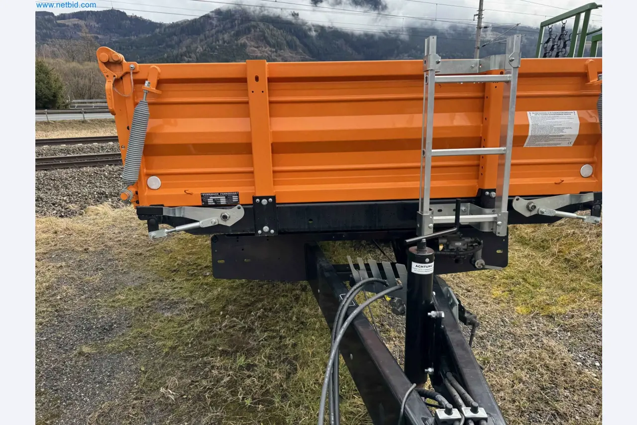 Kmetijski pripomočki in prikolice kot novi-53