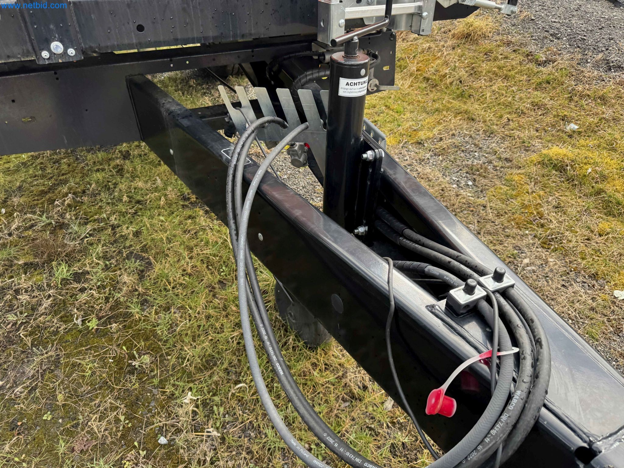 Kmetijski pripomočki in prikolice kot novi-54