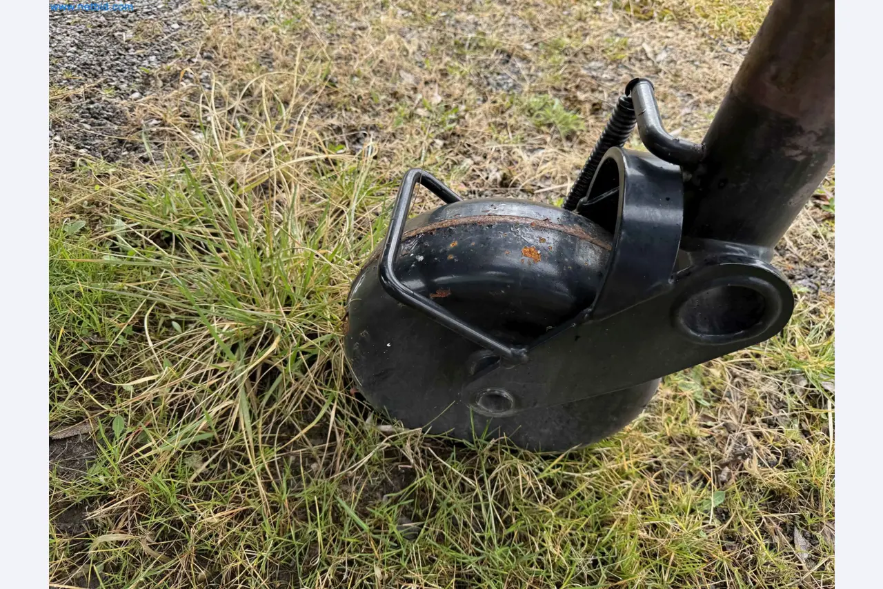 Kmetijski pripomočki in prikolice kot novi-8