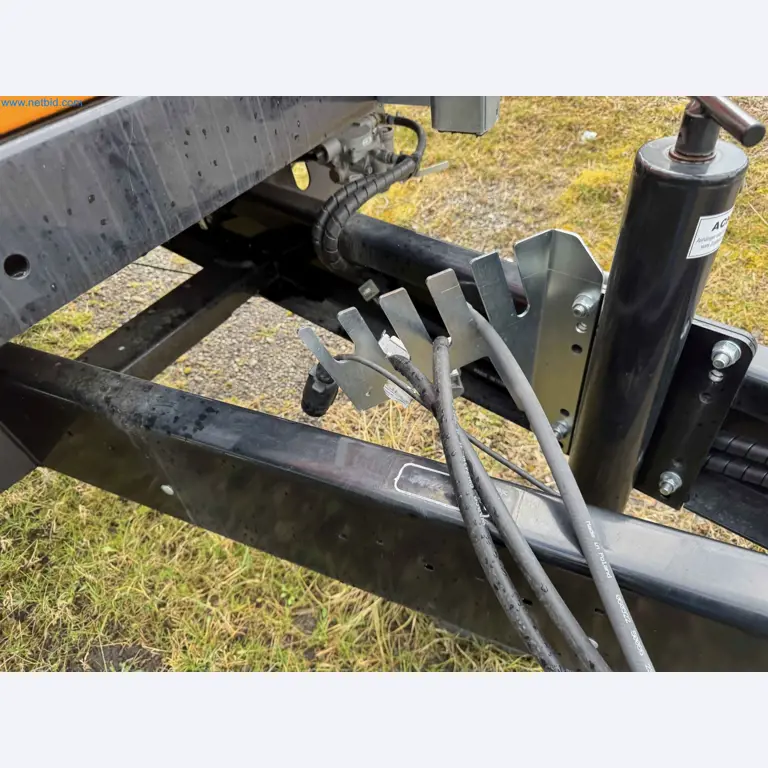 Kmetijski pripomočki in prikolice kot novi-9