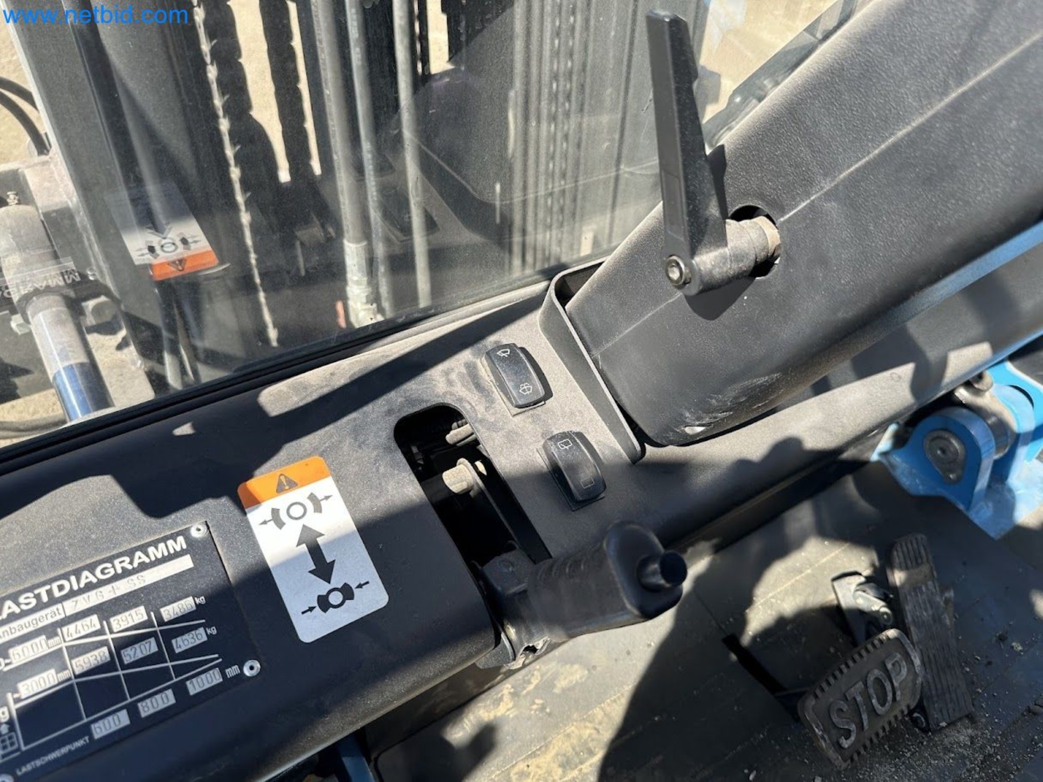 Elektryczny wózek widłowy EP EFL702 (70 LI-ION)-10