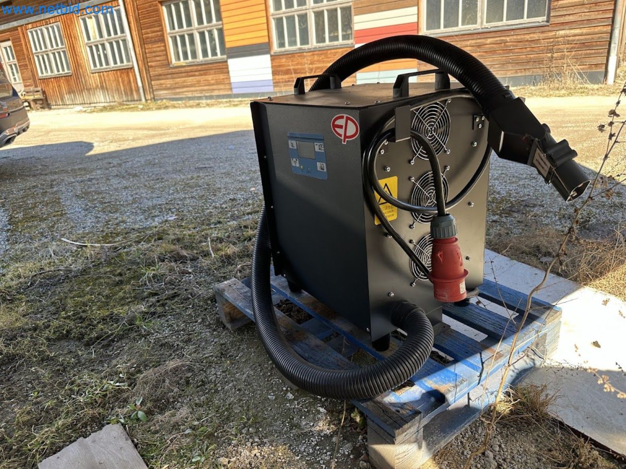 Elektryczny wózek widłowy EP EFL702 (70 LI-ION)-23