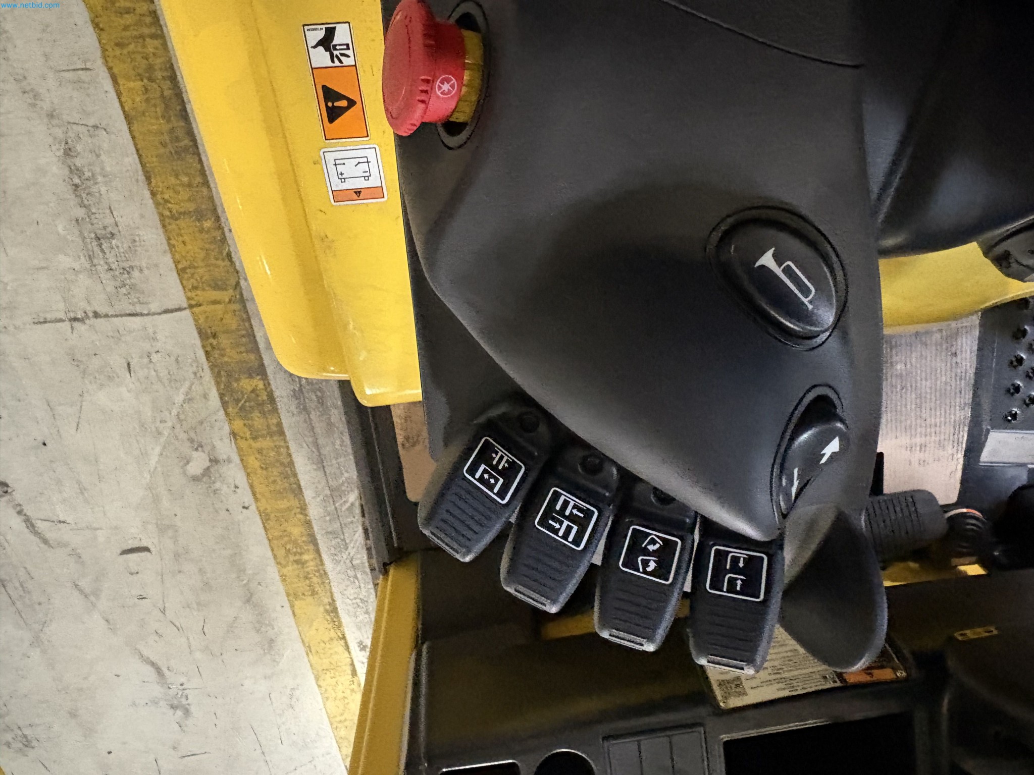 Sprzęt do produkcji samochodów-12