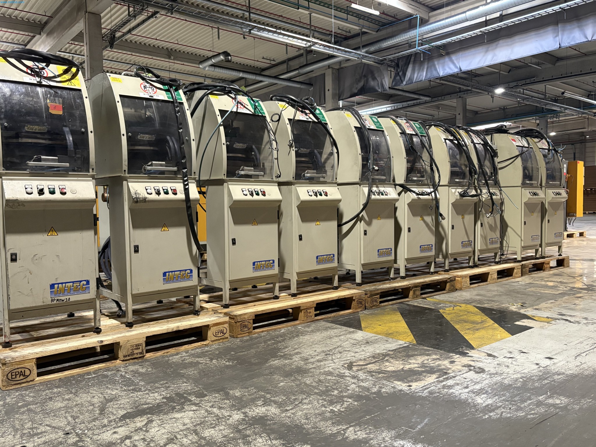 Sprzęt do produkcji samochodów-1