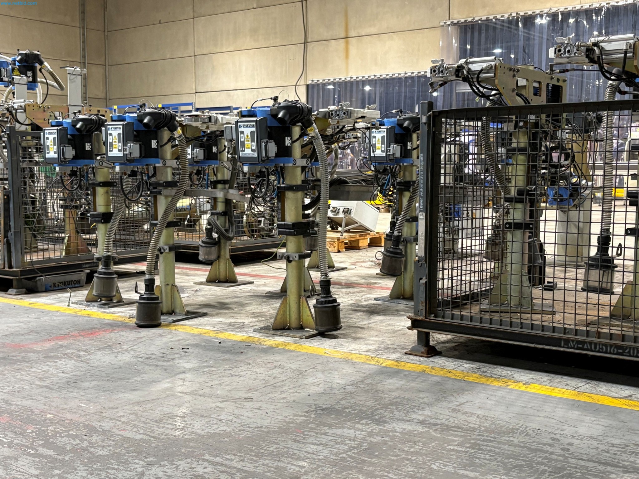 Sprzęt do produkcji samochodów-4