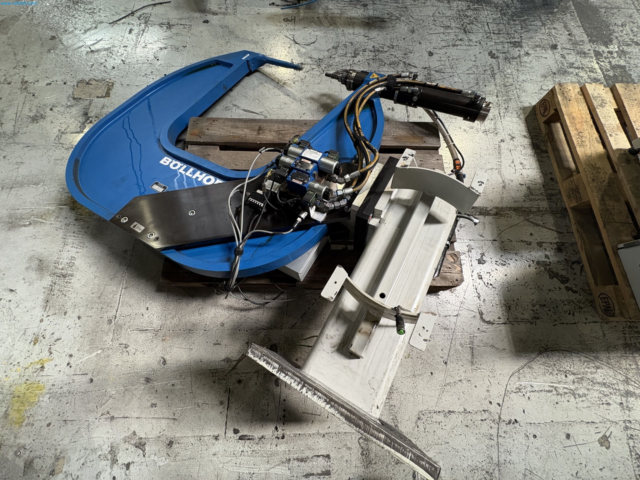 Oprema za avtomobilsko industrijo (2. dražba)-1