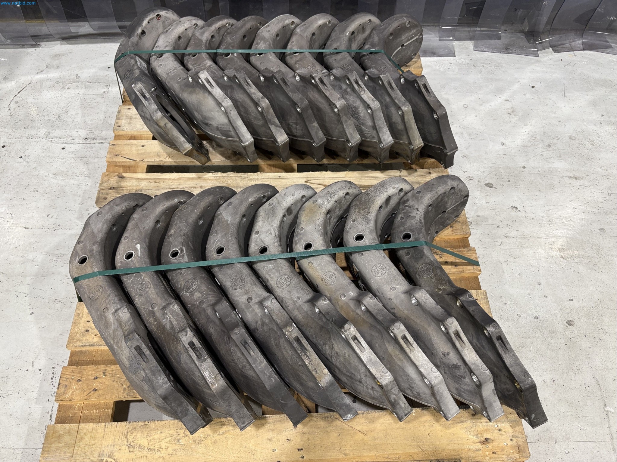 Sprzęt do produkcji samochodów (2. aukcja)-1