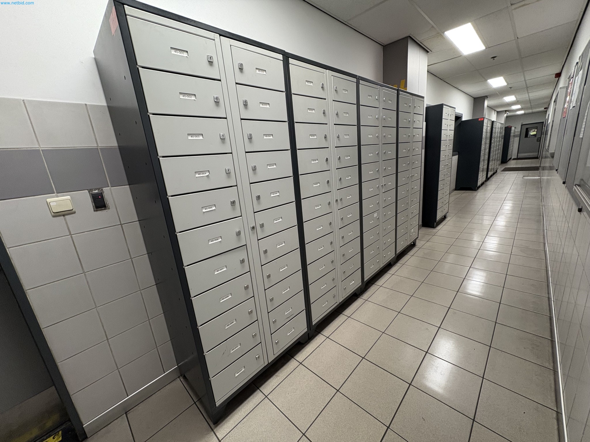 Sprzęt do produkcji samochodów-4