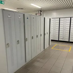 Locker Room (later release) DELTA V