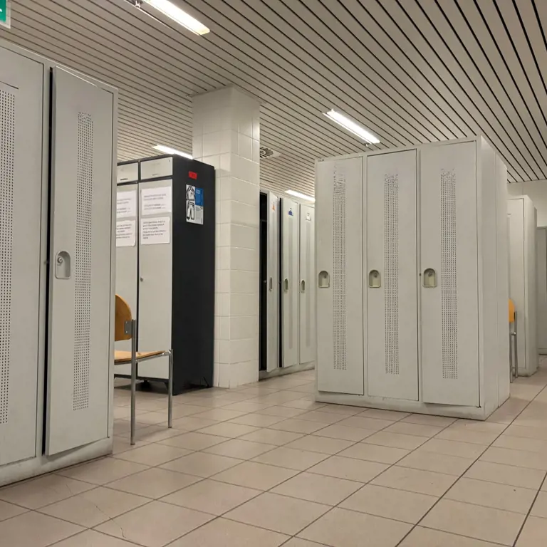 Locker Room (later release) DELTA V
