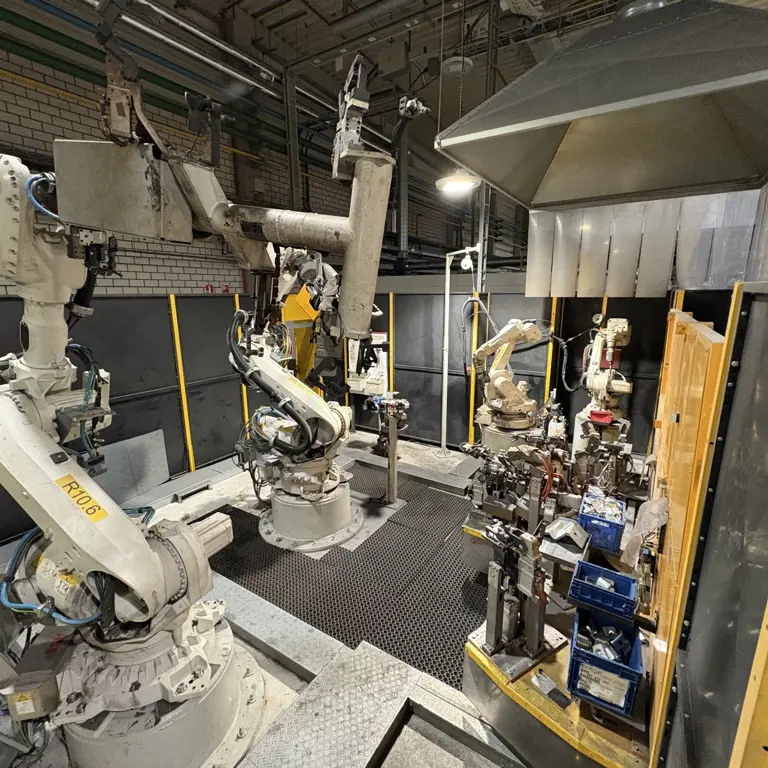 4 Industrial robots ABB IRB 6700