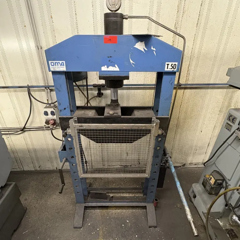 Hydraulic press (later release) OMA T50