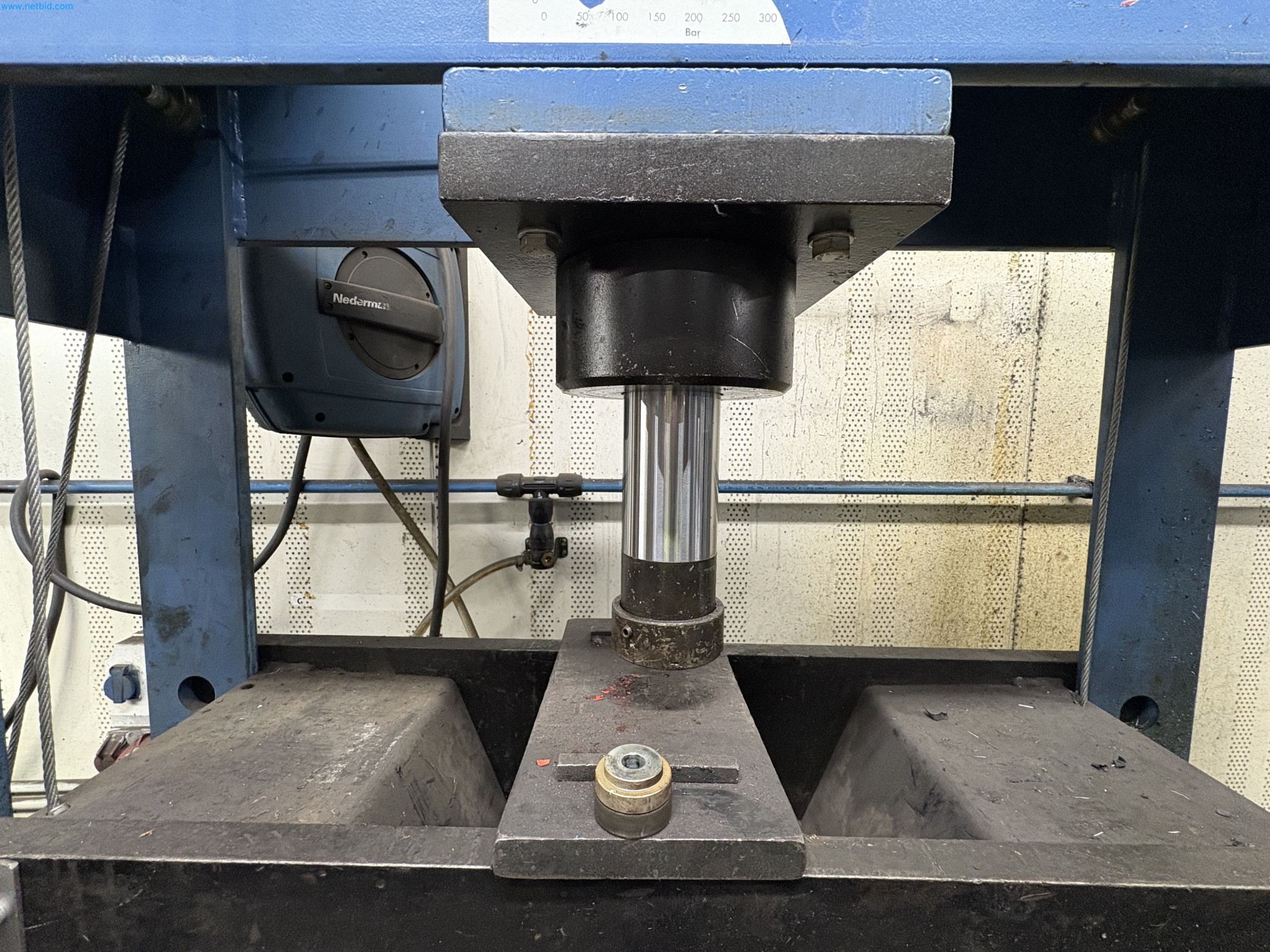 Sprzęt do produkcji samochodów-3