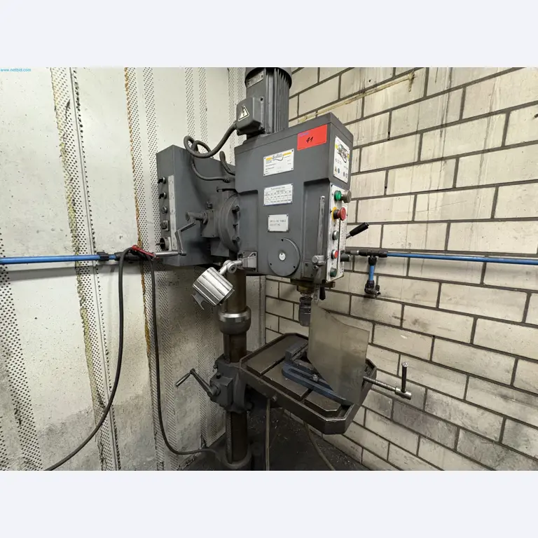 Sprzęt do produkcji samochodów-4