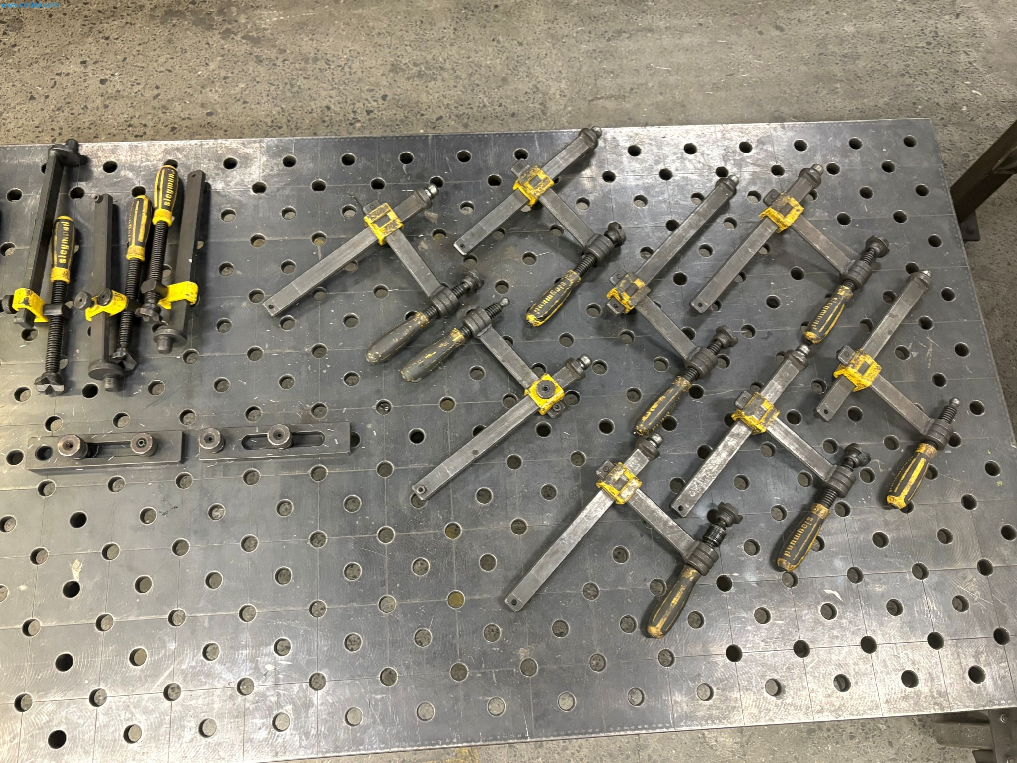 Sprzęt do produkcji samochodów-3