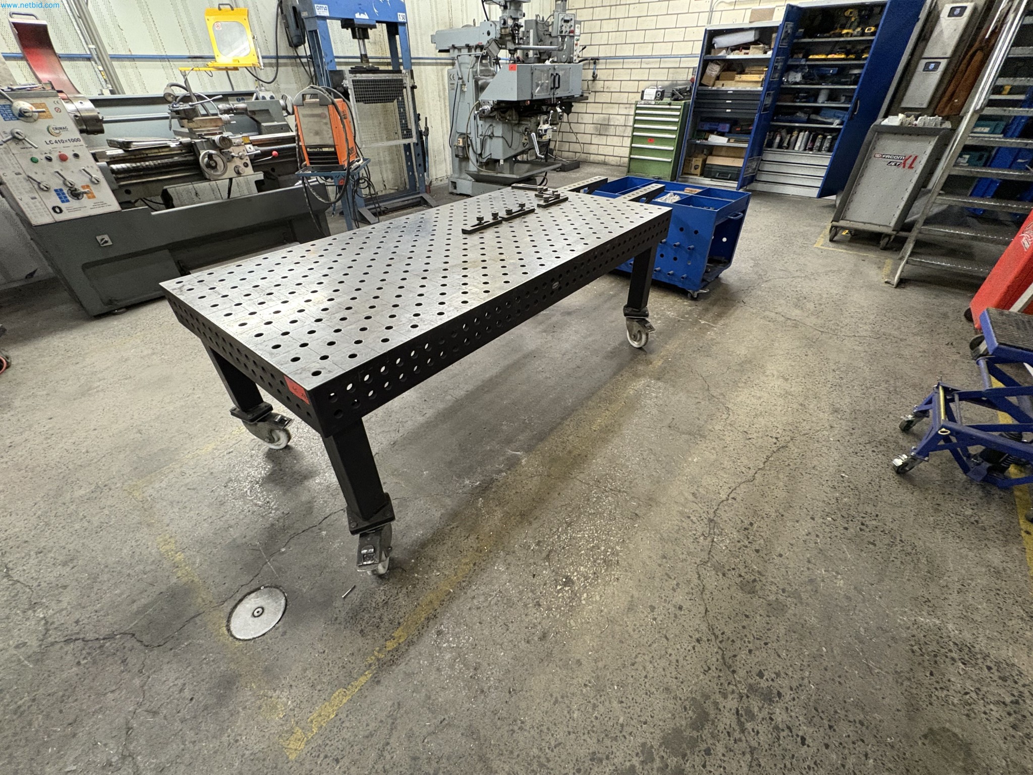 Sprzęt do produkcji samochodów-7