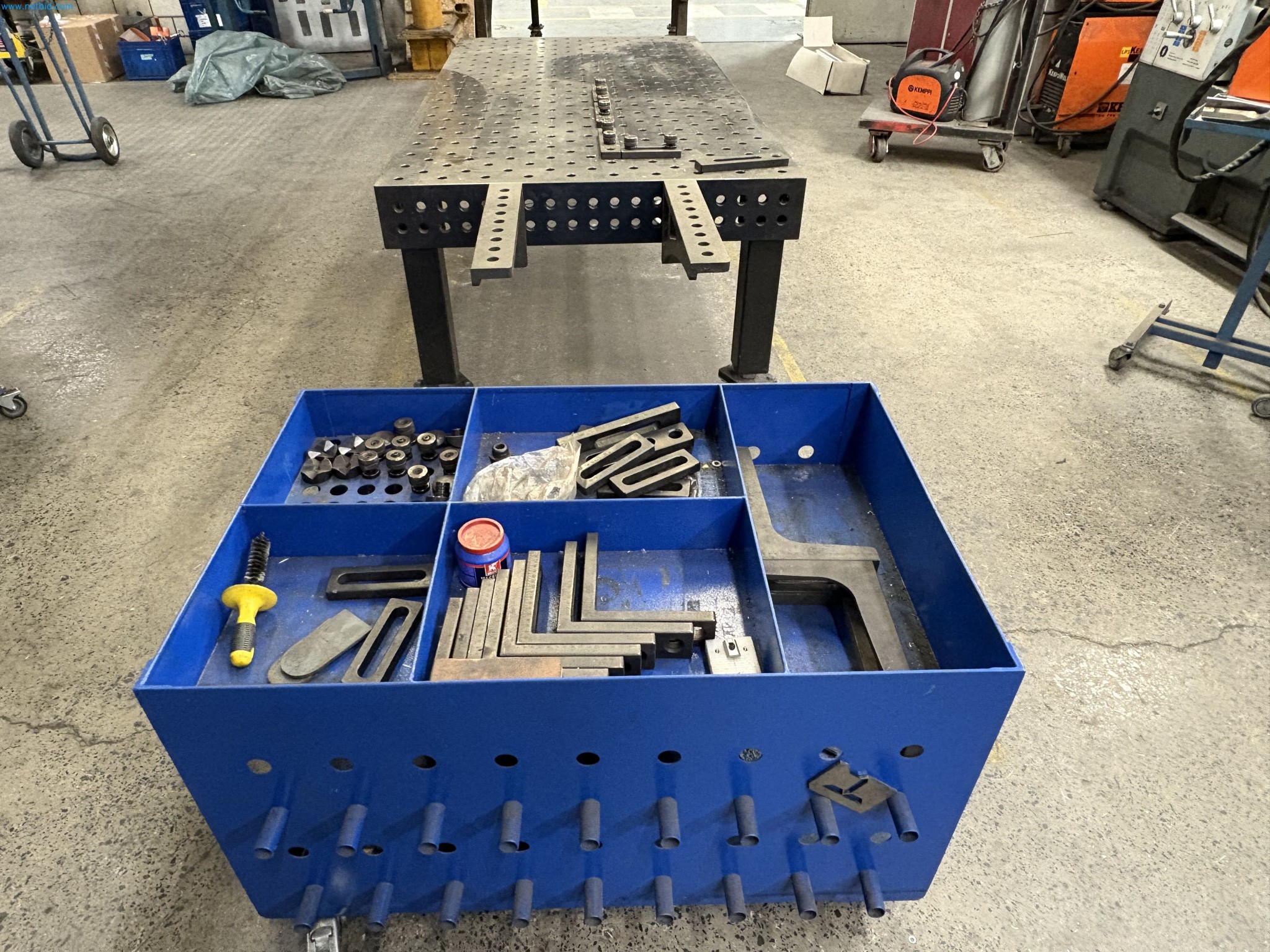 Sprzęt do produkcji samochodów-8