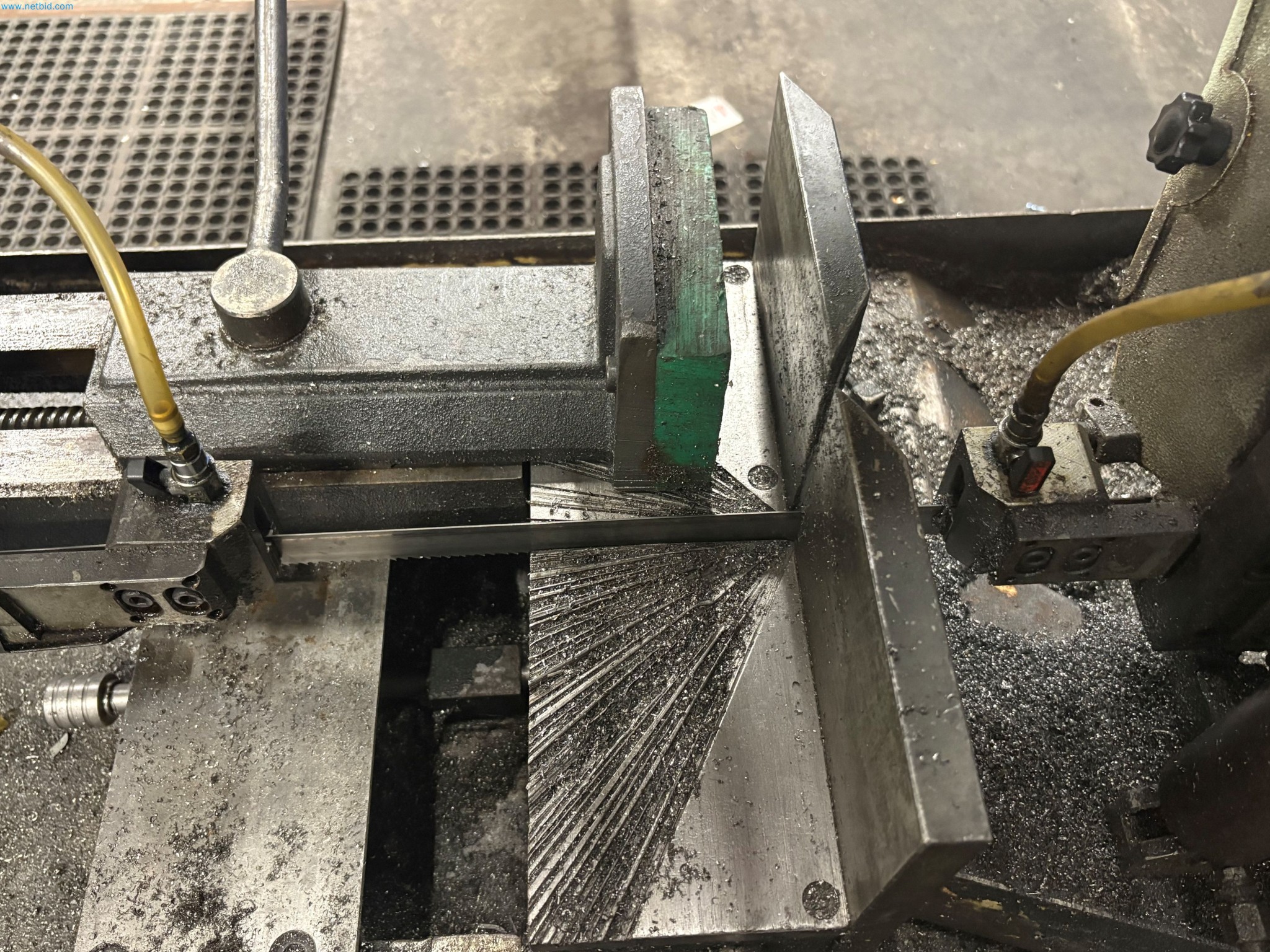 Sprzęt do produkcji samochodów-3