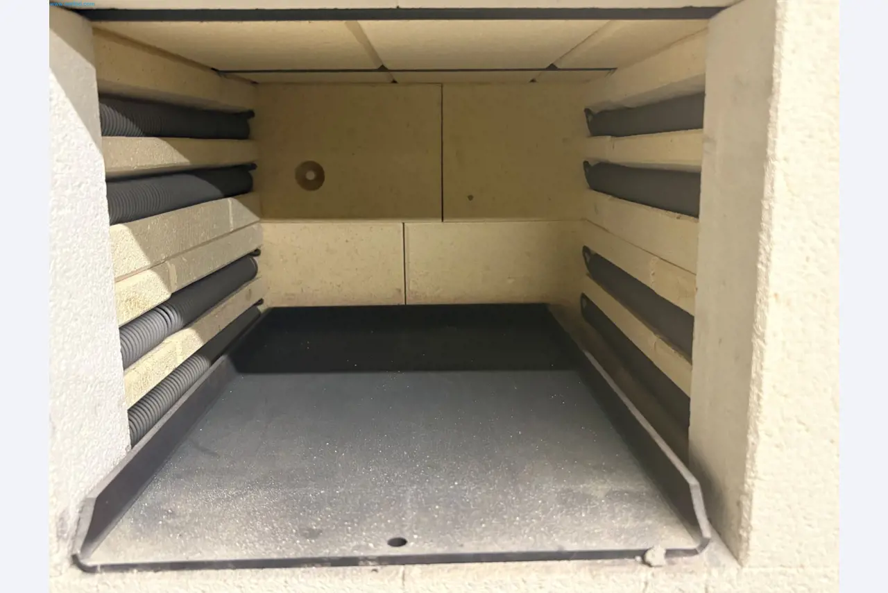 Sprzęt do produkcji samochodów-3