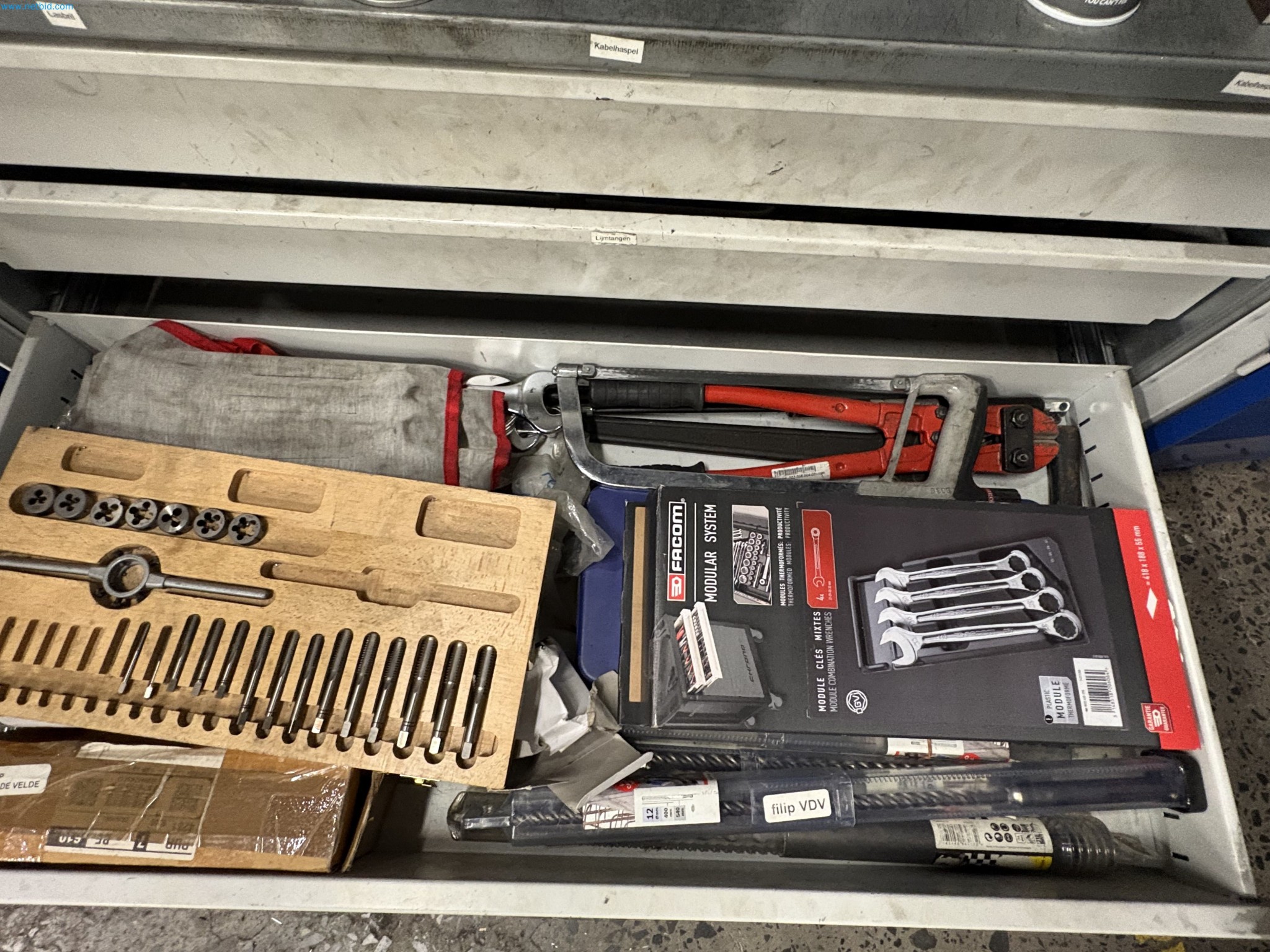 Sprzęt do produkcji samochodów-10