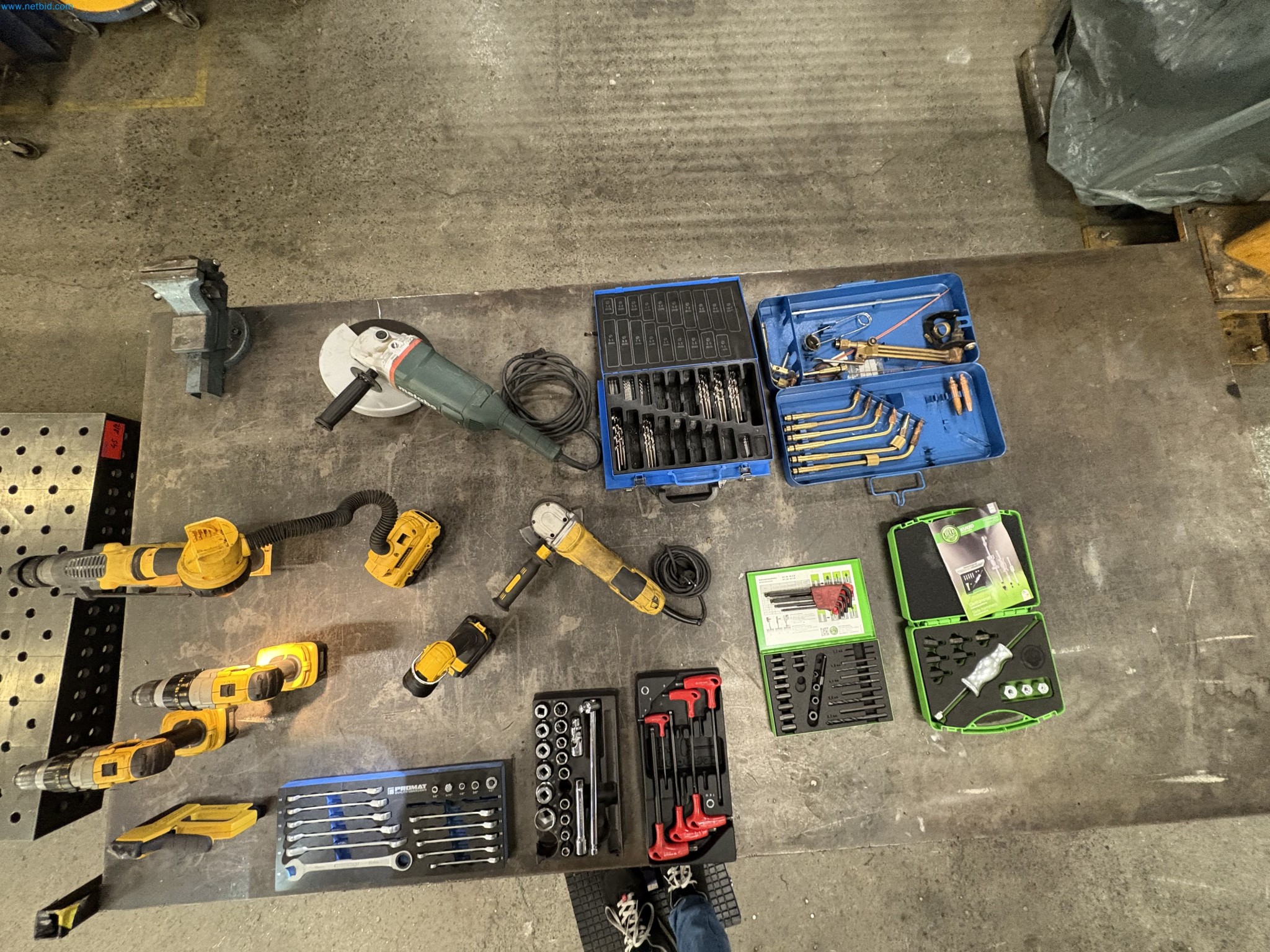 Sprzęt do produkcji samochodów-12