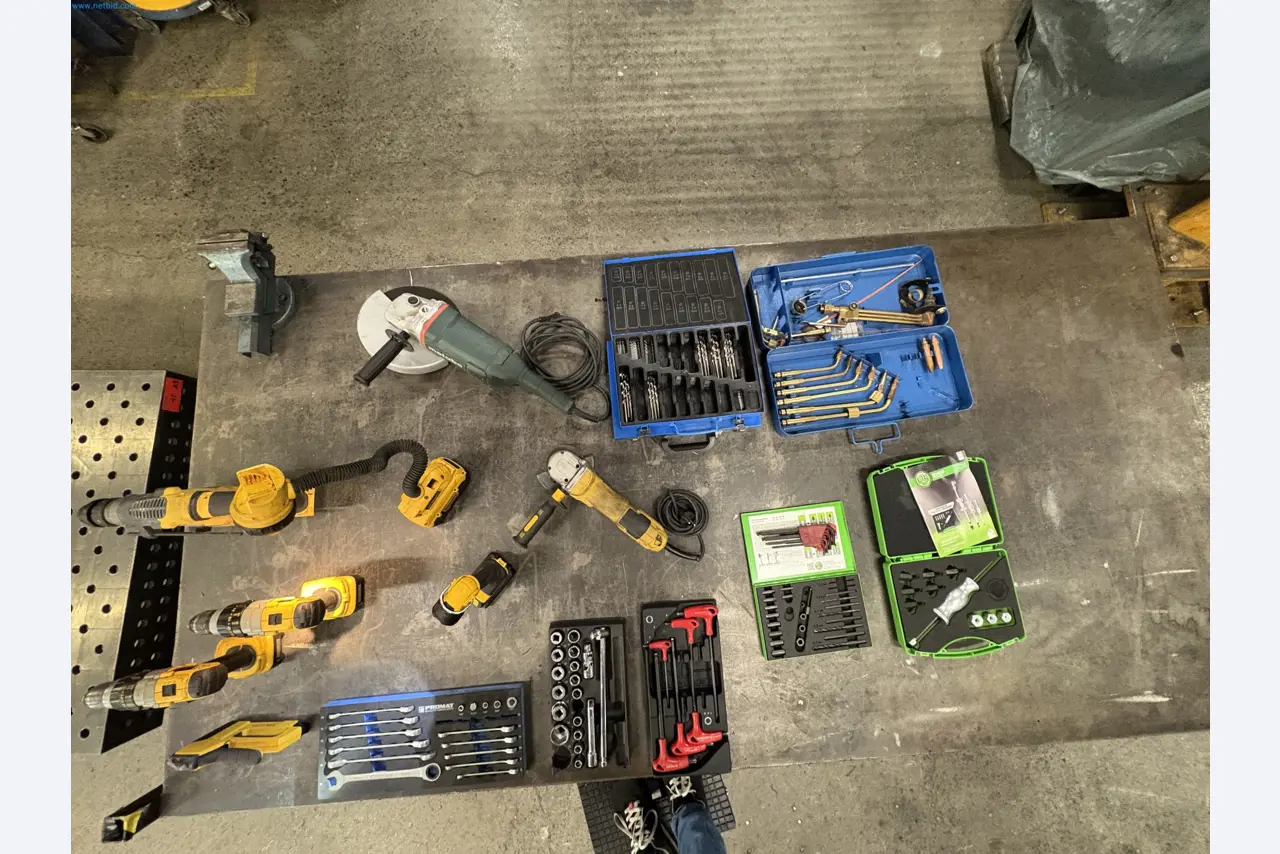 Sprzęt do produkcji samochodów-12