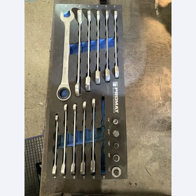 Sprzęt do produkcji samochodów-16