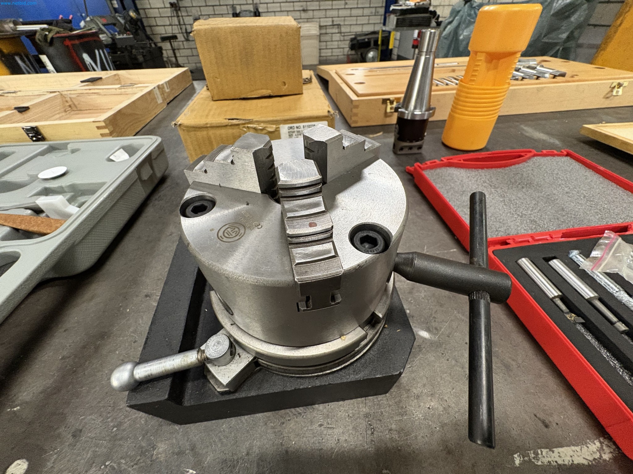 Sprzęt do produkcji samochodów-24