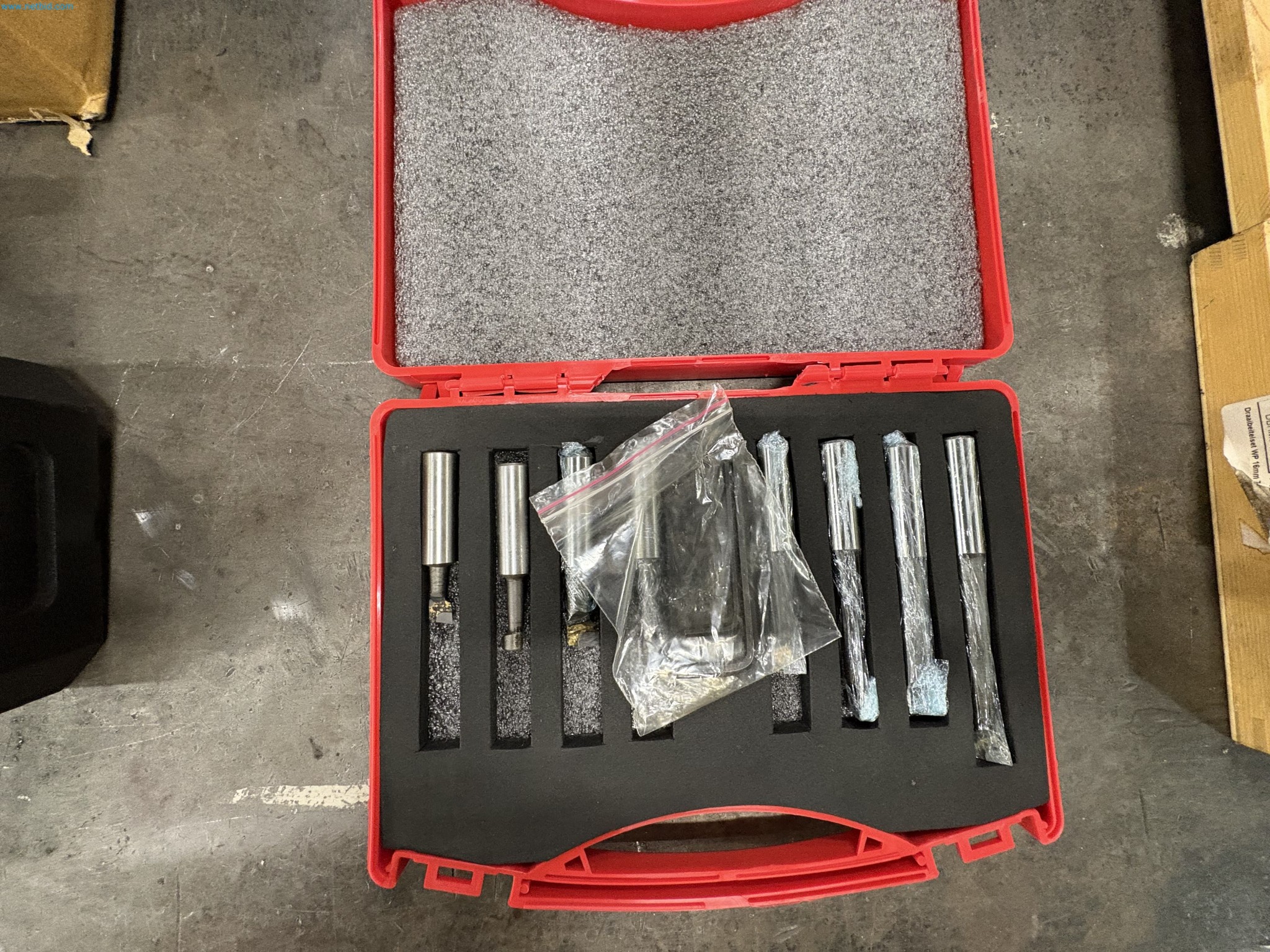 Sprzęt do produkcji samochodów-25