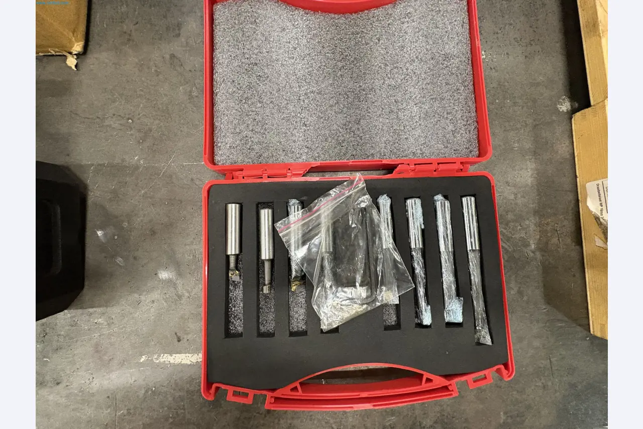 Sprzęt do produkcji samochodów-25