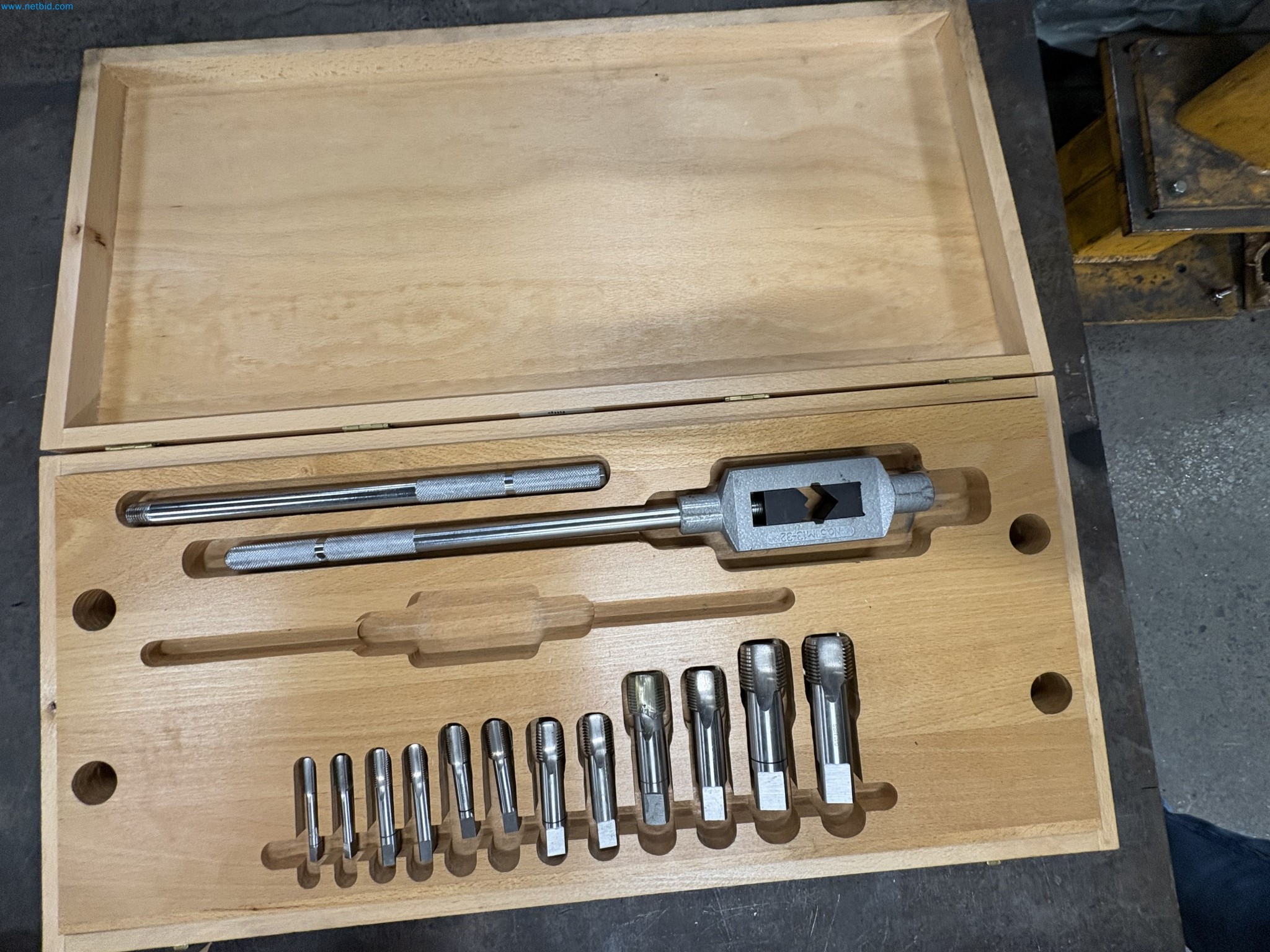 Sprzęt do produkcji samochodów-4