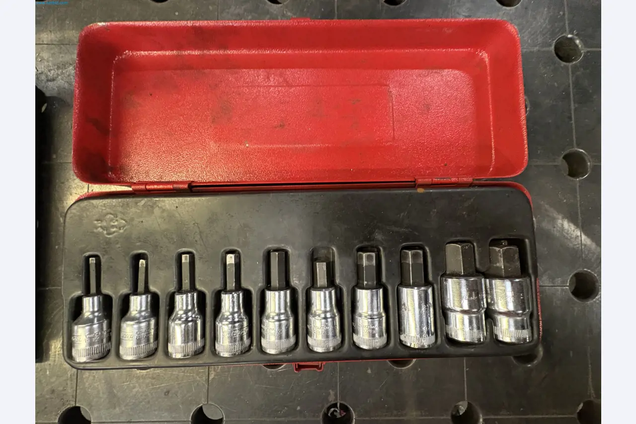 Sprzęt do produkcji samochodów-3